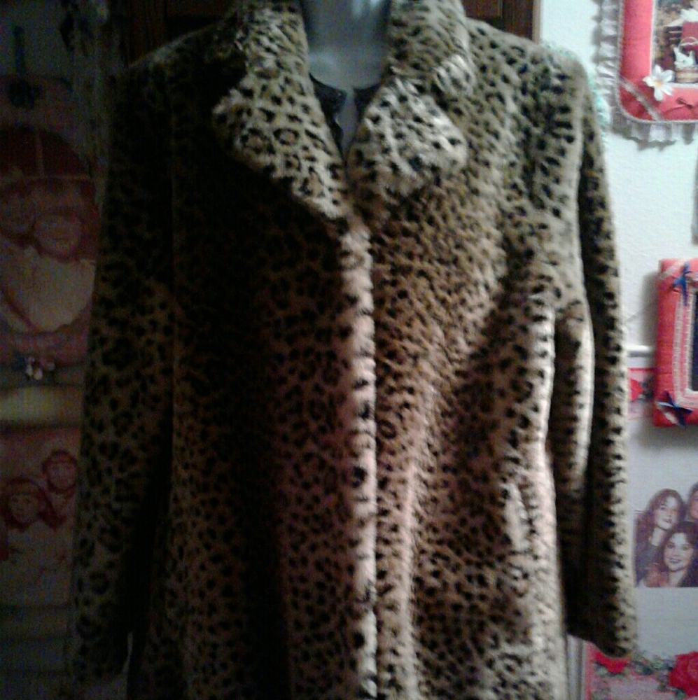 NWT,Vintage 90s,Beautiful, Super SOFT,Leopard Print,Faux Fur,Midi Coat🐆🐆🐆🤎🖤